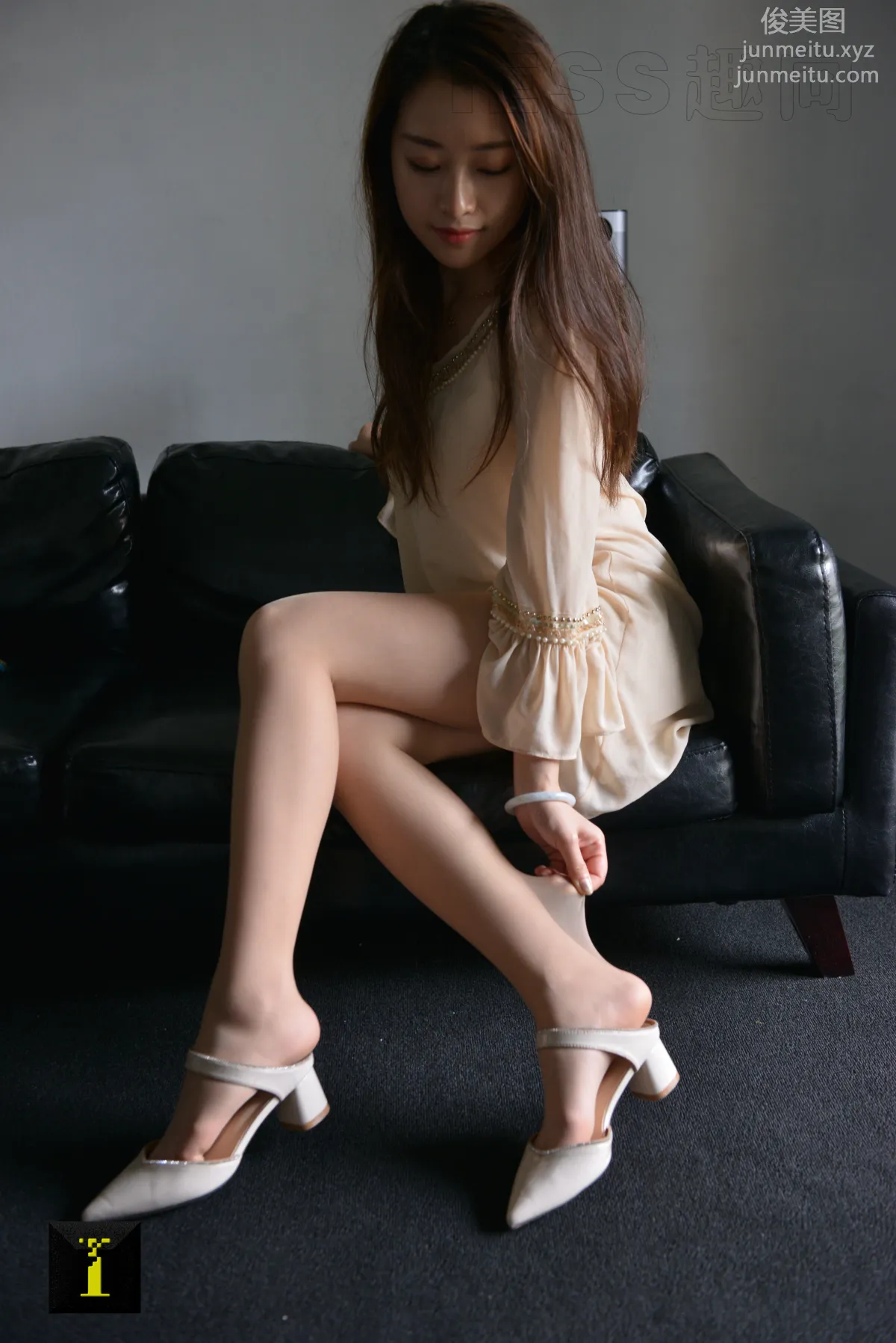 [IESS] Pu Hui Ji 057 Xiao Jie, Soft Beauty Under Light and Shadow (2) photo 6