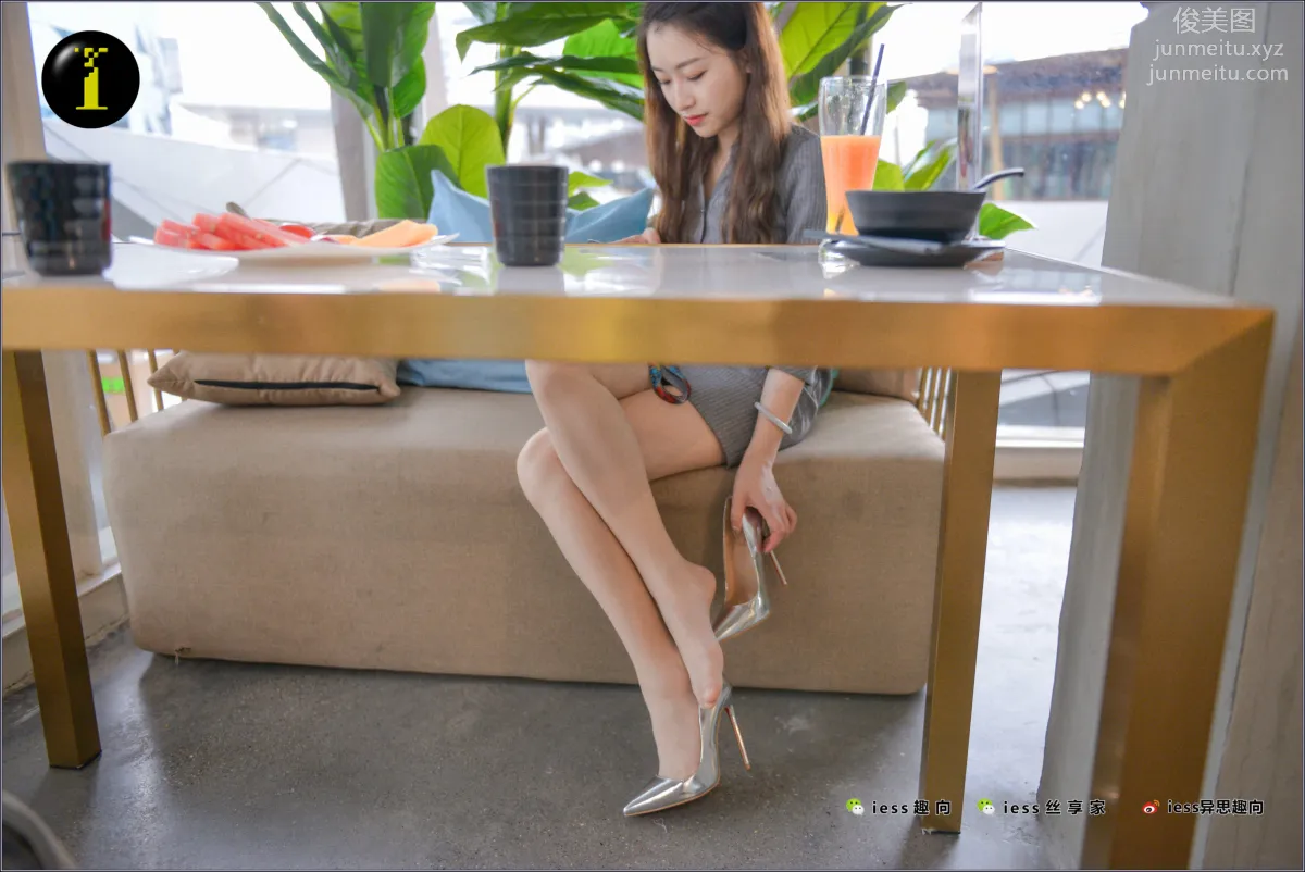 [IESS] Pu Hui Ji 076 Xiao Jie, Silver High Heels in the Cafe photo 4