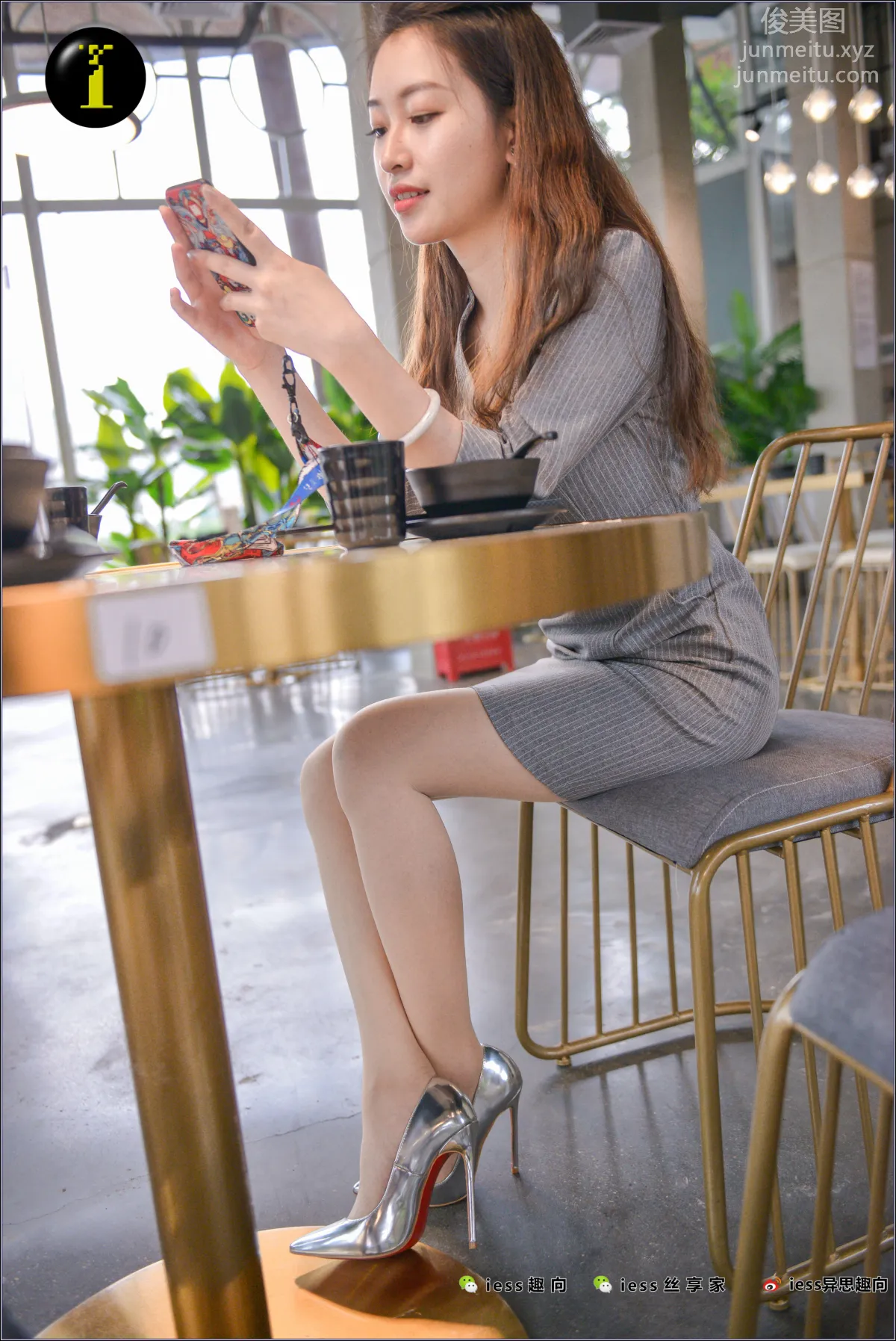 [IESS] Pu Hui Ji 076 Xiao Jie, Silver High Heels in the Cafe photo 44