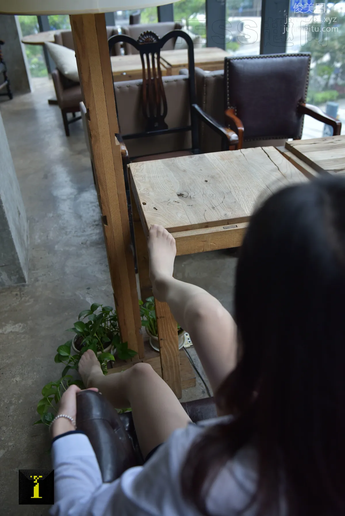 [IESS] Pu Hui Collection 107 - Xiao Liu's Professional Nude Stockings Demonstration [90P] photo 4
