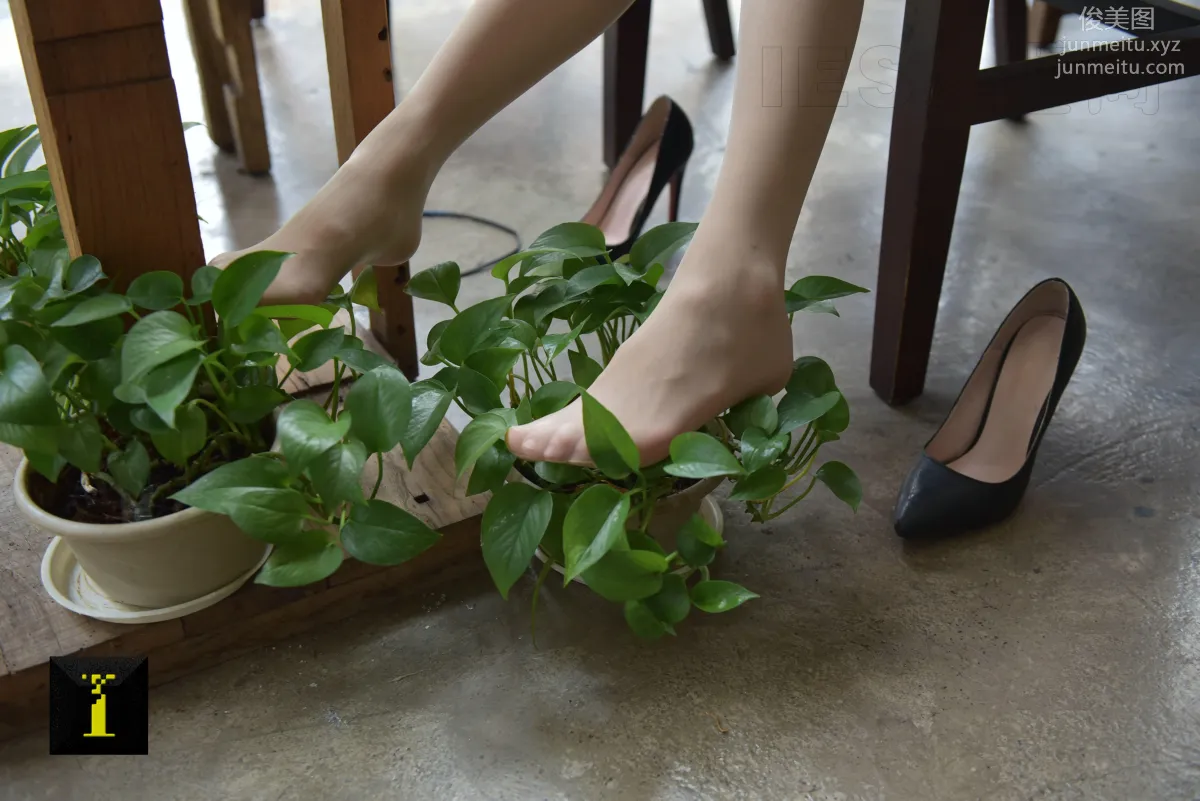 [IESS] Pu Hui Collection 107 - Xiao Liu's Professional Nude Stockings Demonstration [90P] photo 89