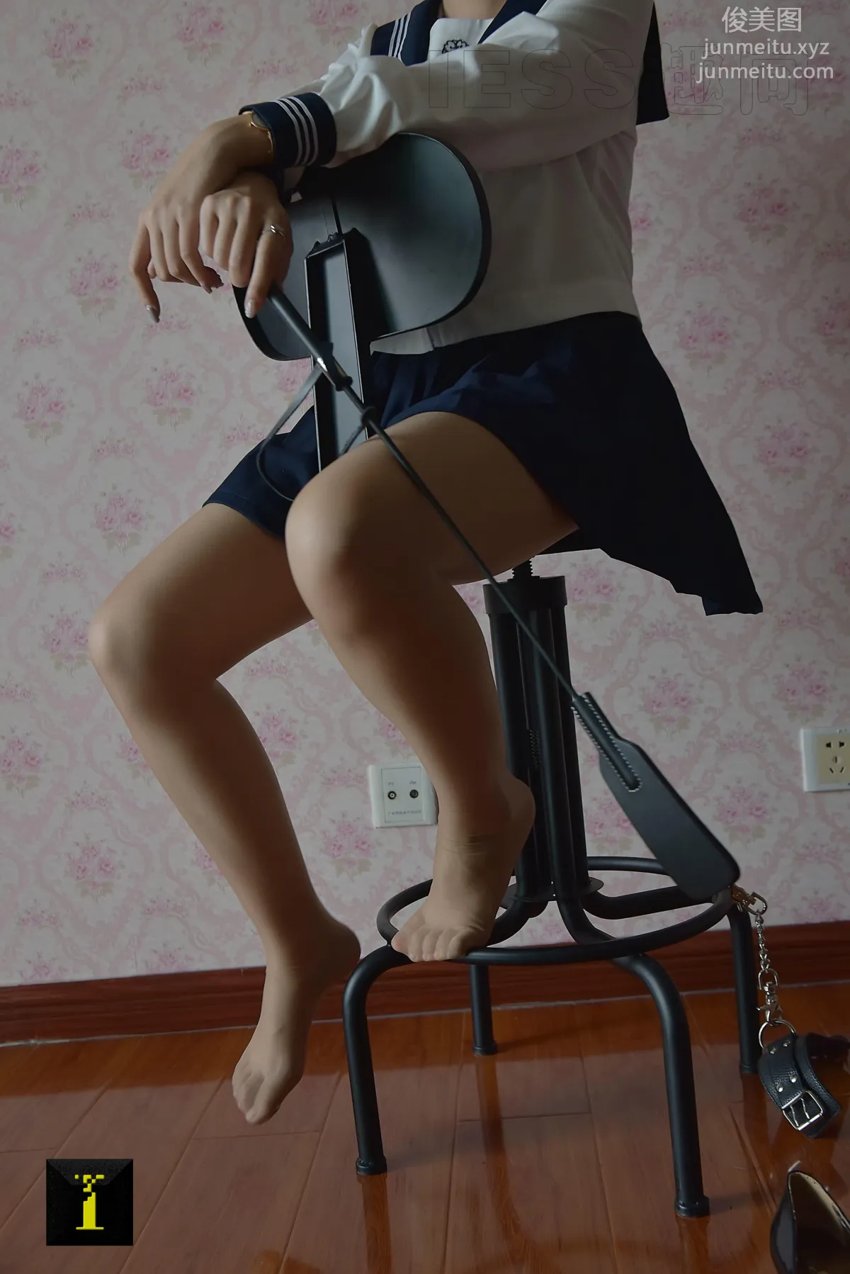 [IESS異思趣向] 普惠集 111 馨月-小皮鞭 [82P] 50