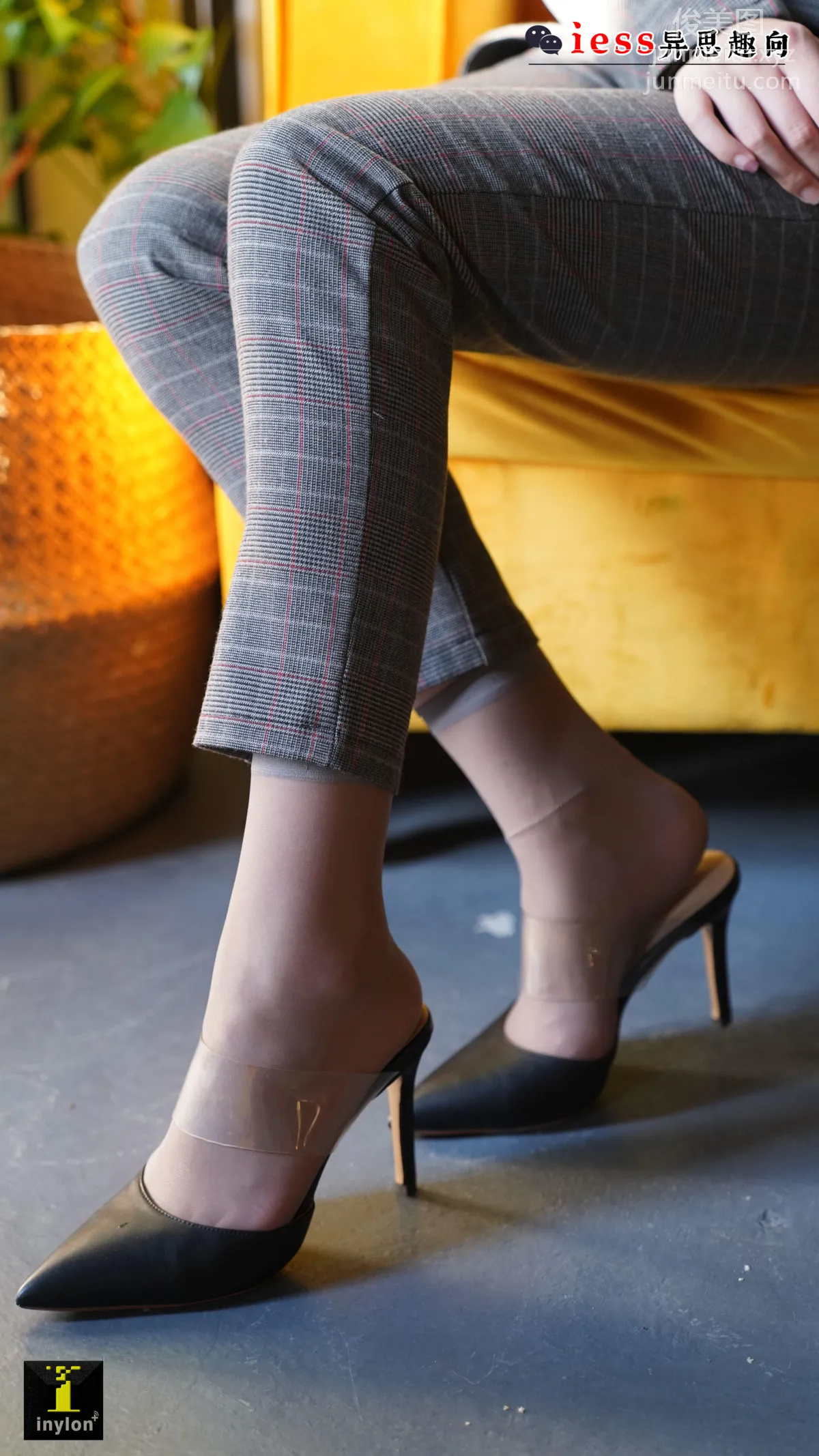 [IESS] Pu Hui Collection 132 - Ge Ge, Wonderful Short Gray Stockings Close-Up photo 10