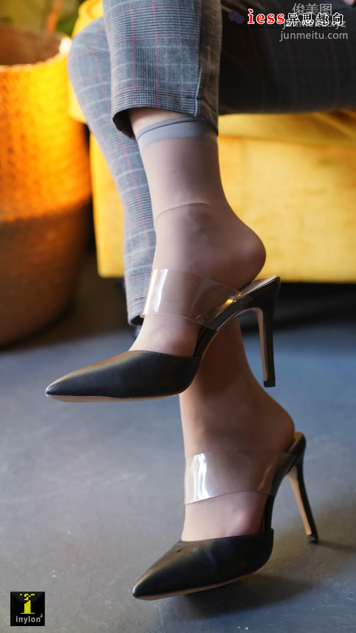 [IESS] Pu Hui Collection 132 - Ge Ge, Wonderful Short Gray Stockings Close-Up photo 13