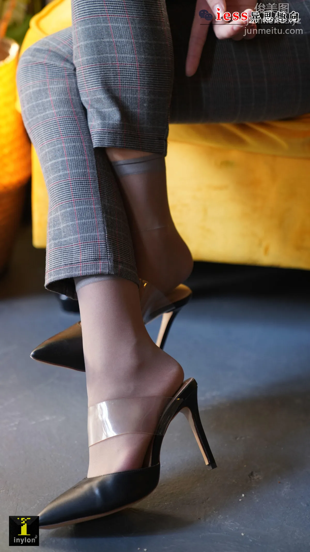 [IESS] Pu Hui Collection 132 - Ge Ge, Wonderful Short Gray Stockings Close-Up photo 14