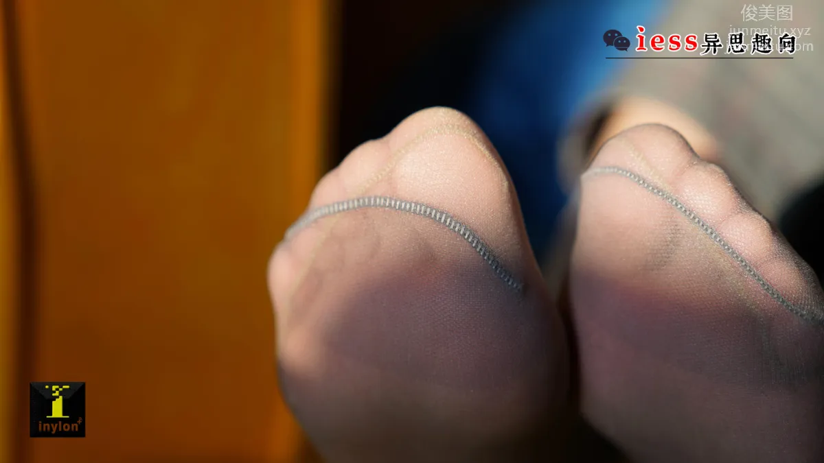 [IESS] Pu Hui Collection 132 - Ge Ge, Wonderful Short Gray Stockings Close-Up photo 37