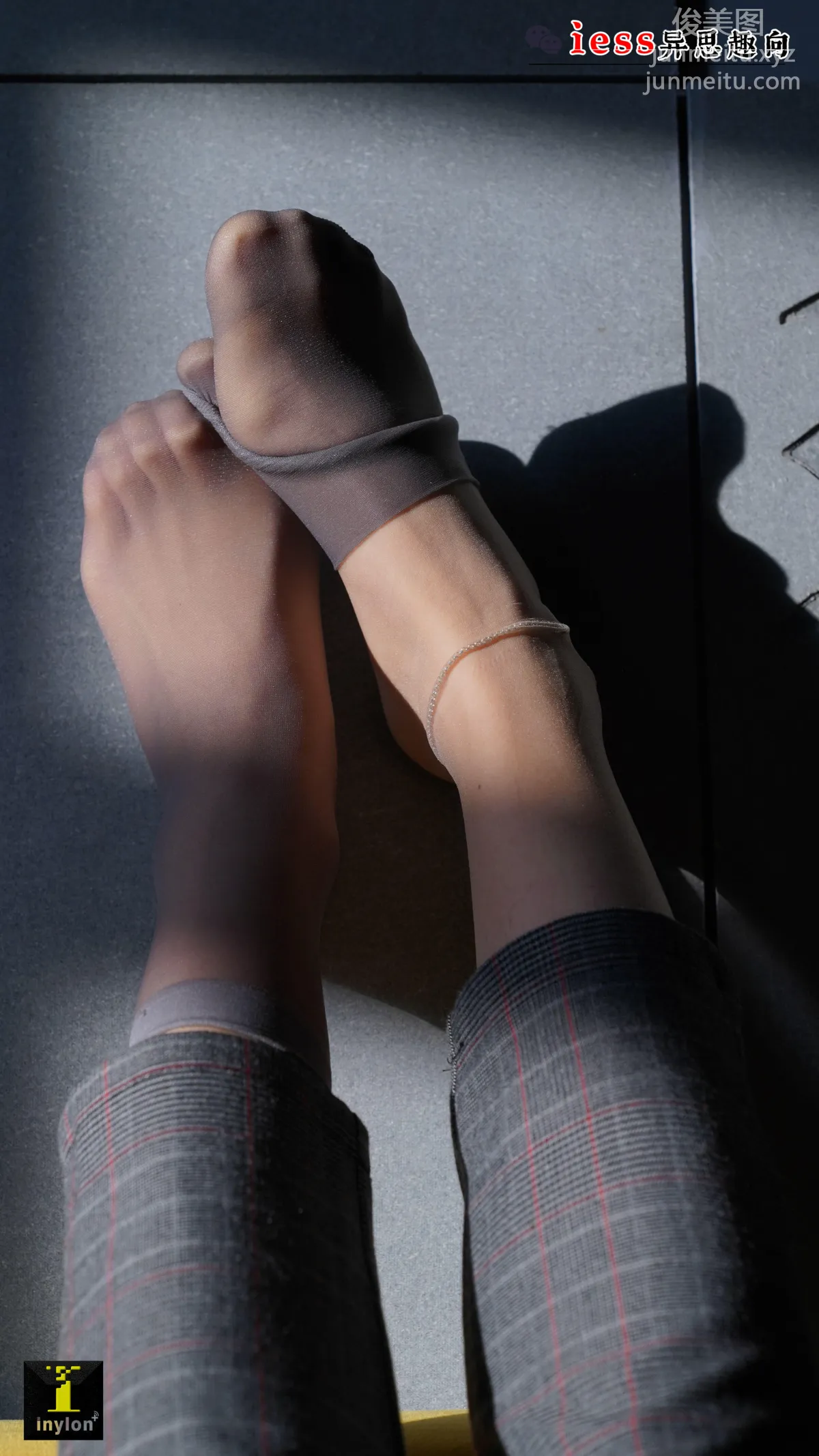 [IESS] Pu Hui Collection 132 - Ge Ge, Wonderful Short Gray Stockings Close-Up photo 60