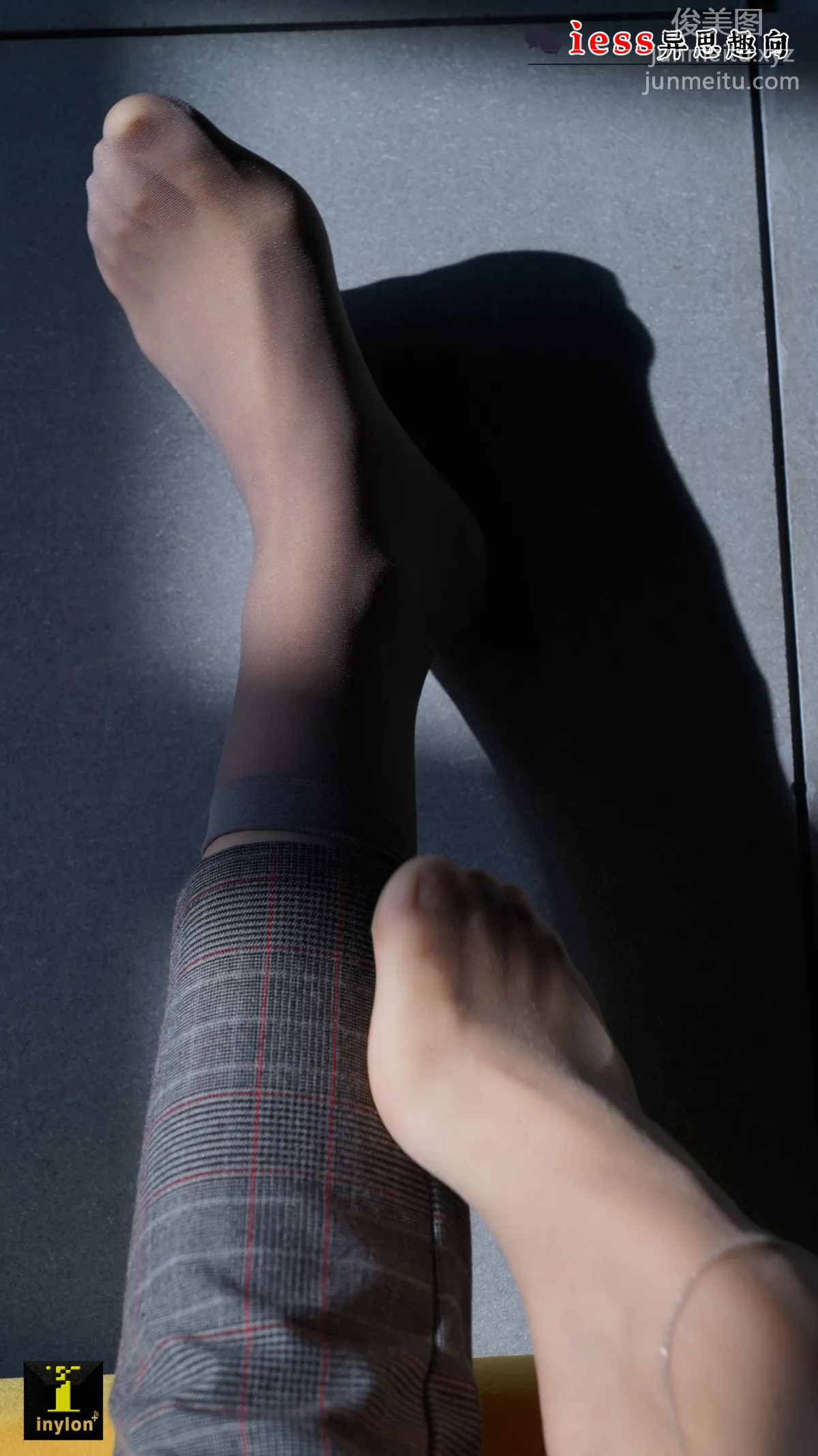 [IESS] Pu Hui Collection 132 - Ge Ge, Wonderful Short Gray Stockings Close-Up photo 64