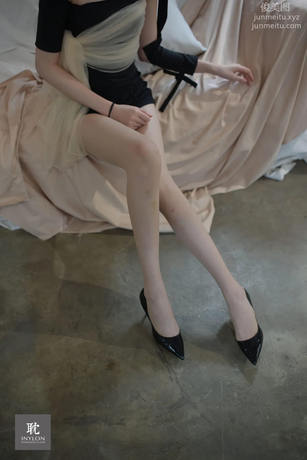 [IESS異思趣向] 普惠集 176 - 腿霸的時常随拍 [90P] 54
