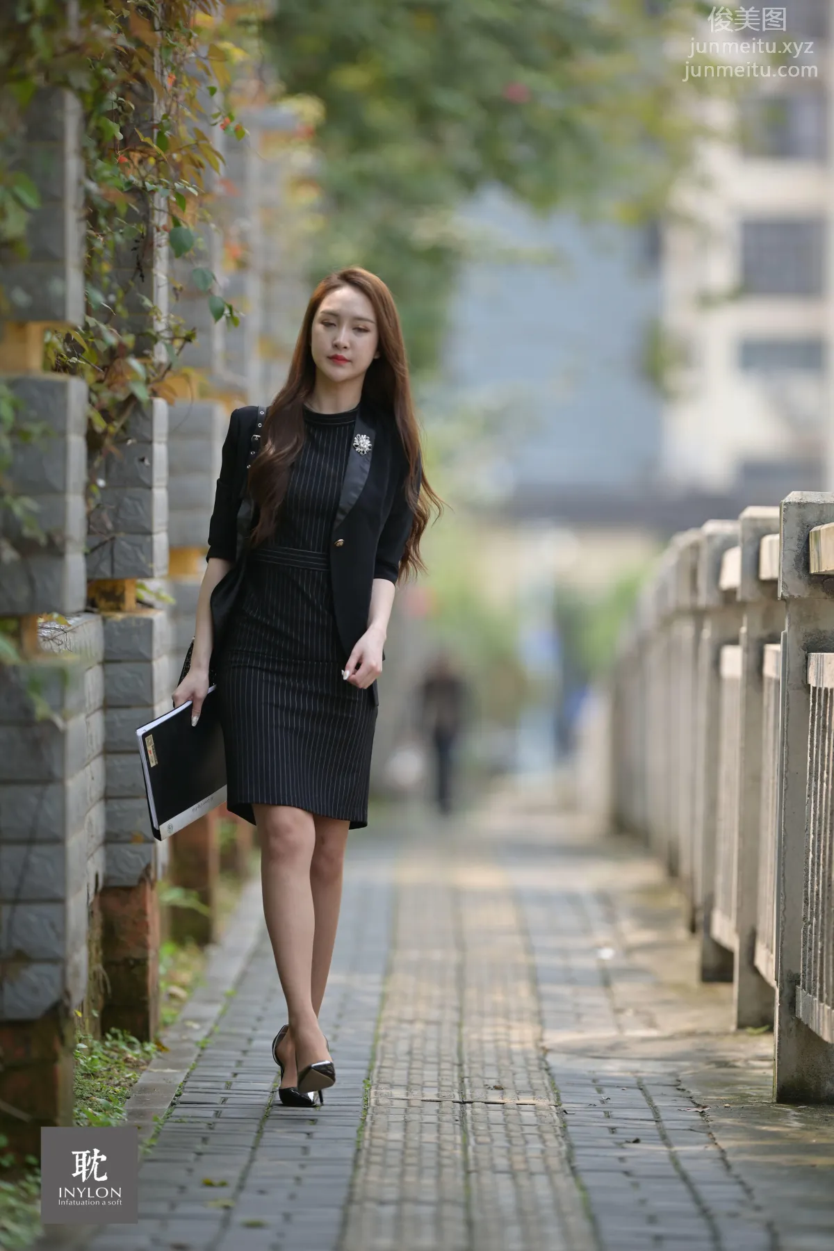 [IESS異思趣向] 普惠集 177特别版- 跟拍上班的雲芝 [73P] 5