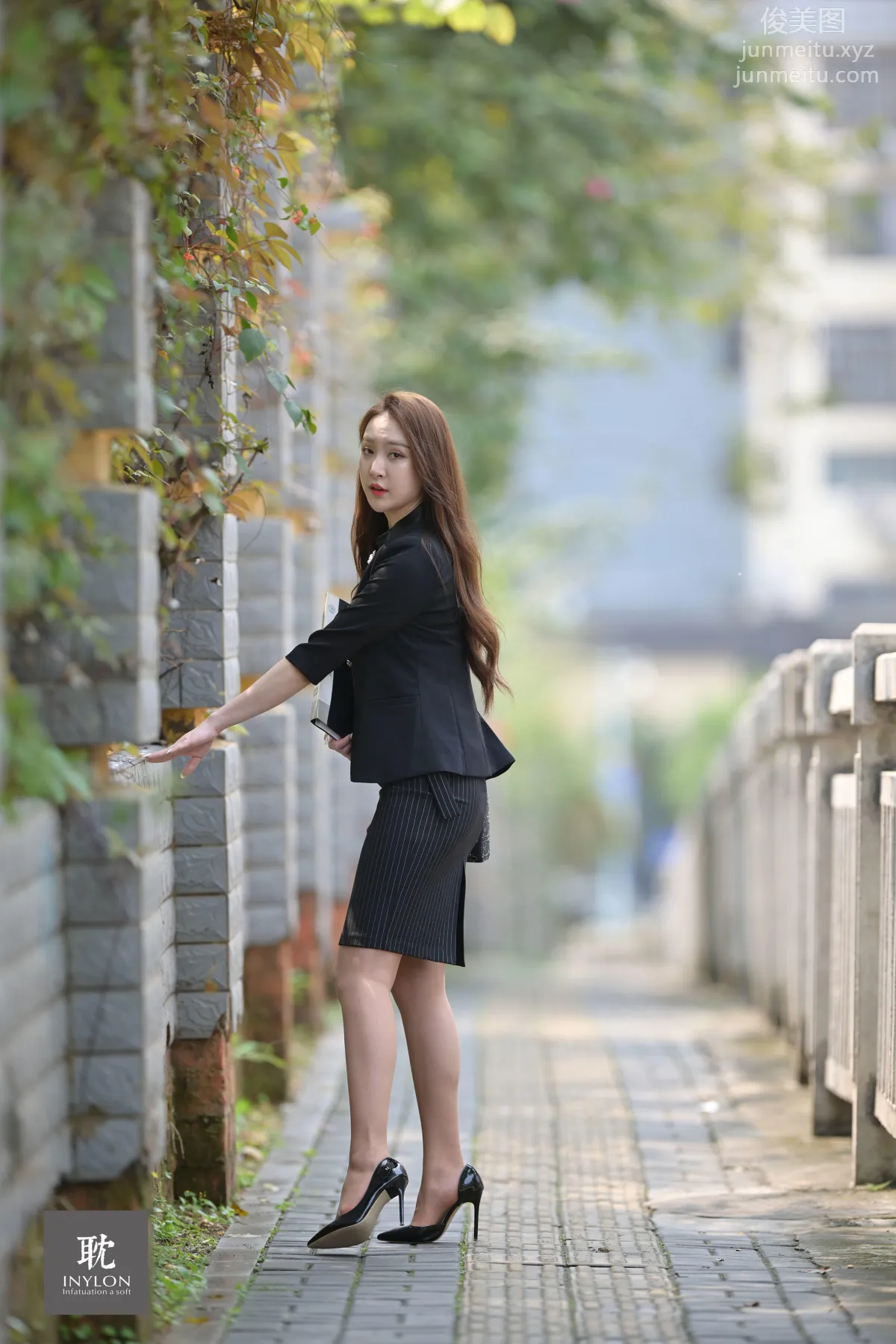 [IESS異思趣向] 普惠集 177特别版- 跟拍上班的雲芝 [73P] 26
