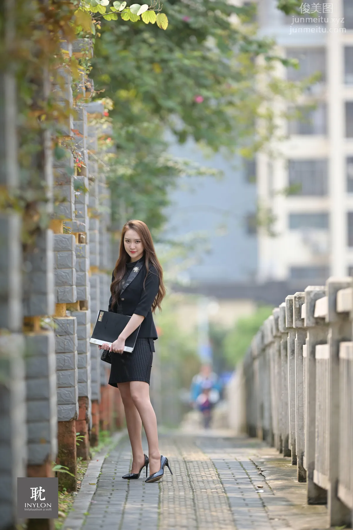 [IESS異思趣向] 普惠集 177特别版- 跟拍上班的雲芝 [73P] 72