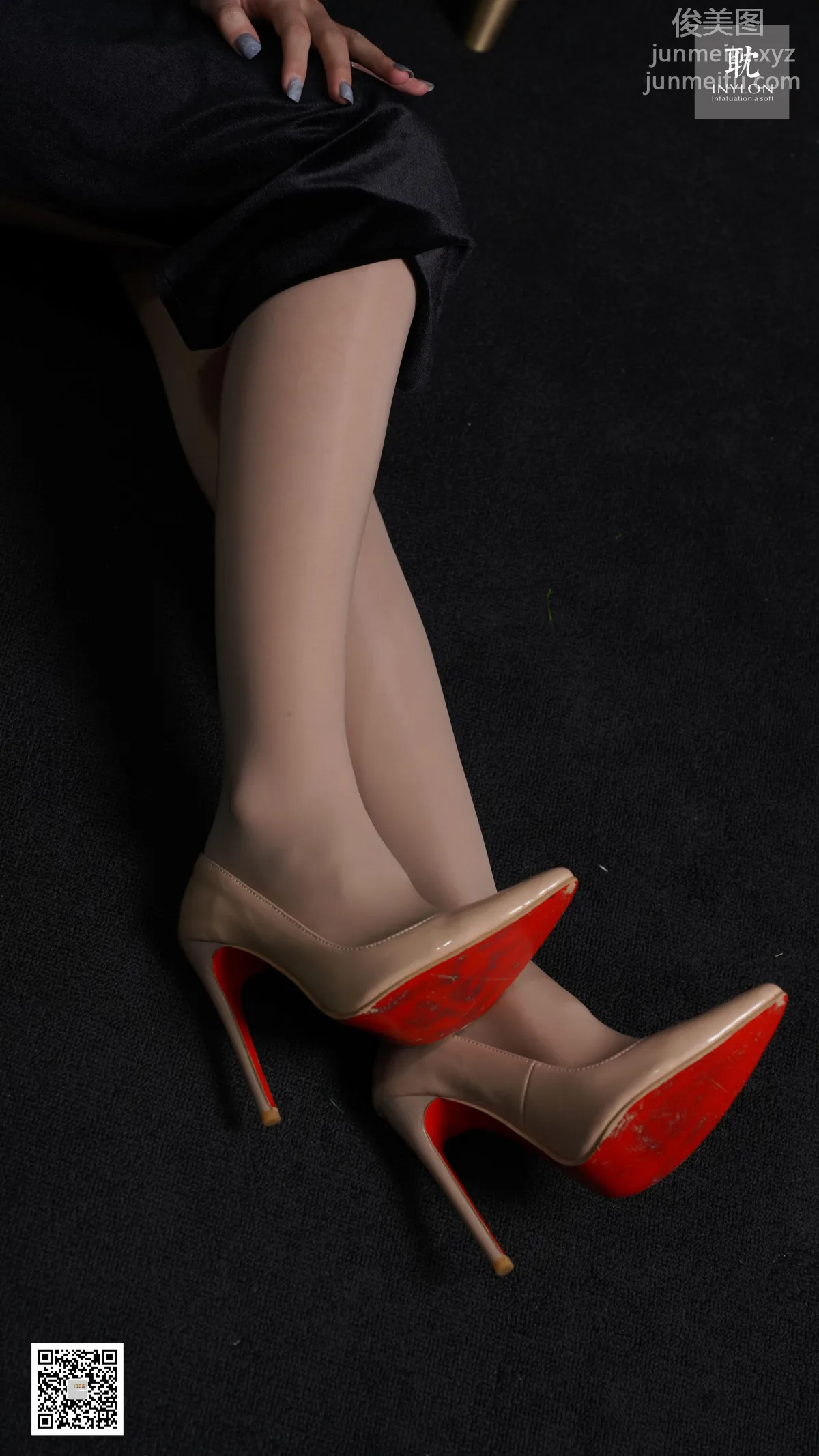 [IESS] Pu Hui Set 186 Xiao Qing, Smooth Qipao and Shiny Horse Oil Stockings [98P] photo 73