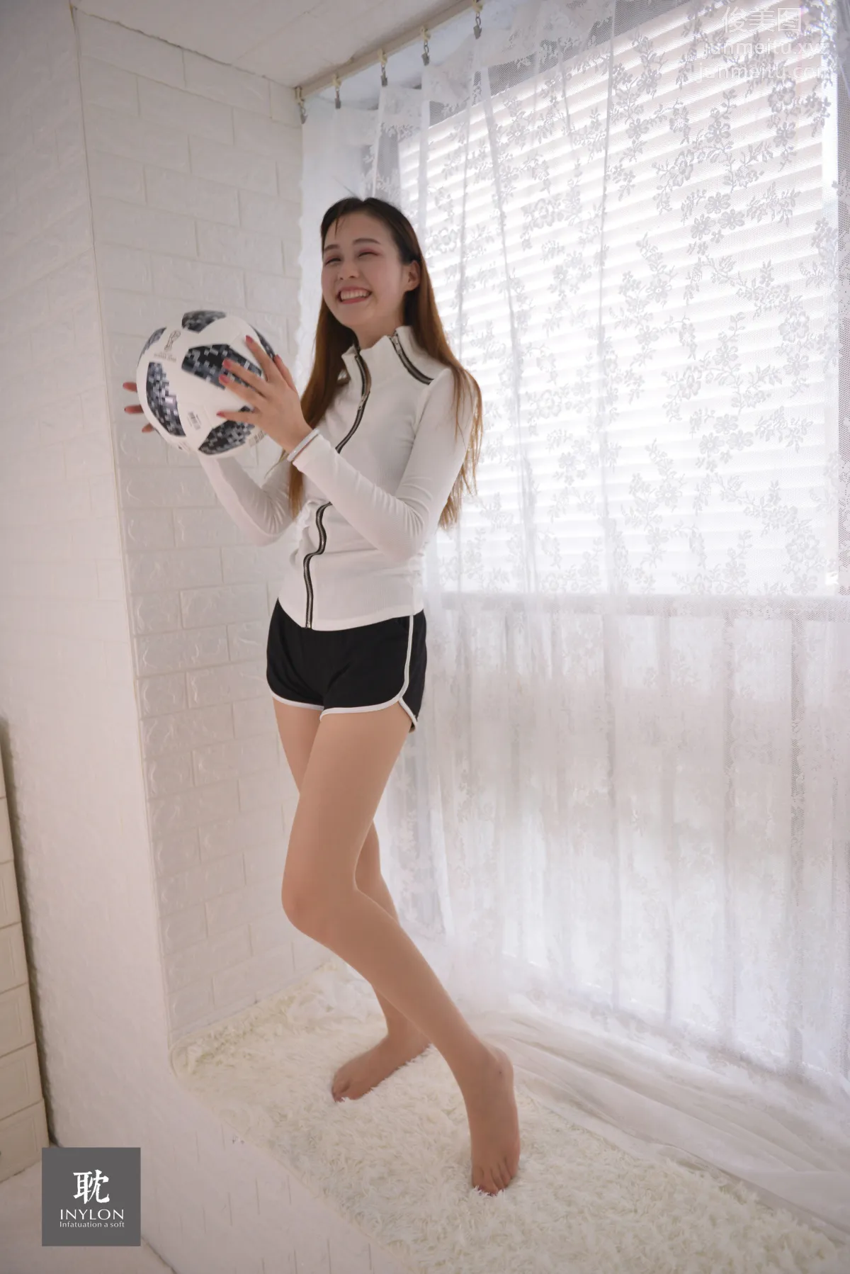 [IESS] Pu Hui Ji 235, Model: Jiu Mei, Happily Playing with a Ball photo 7
