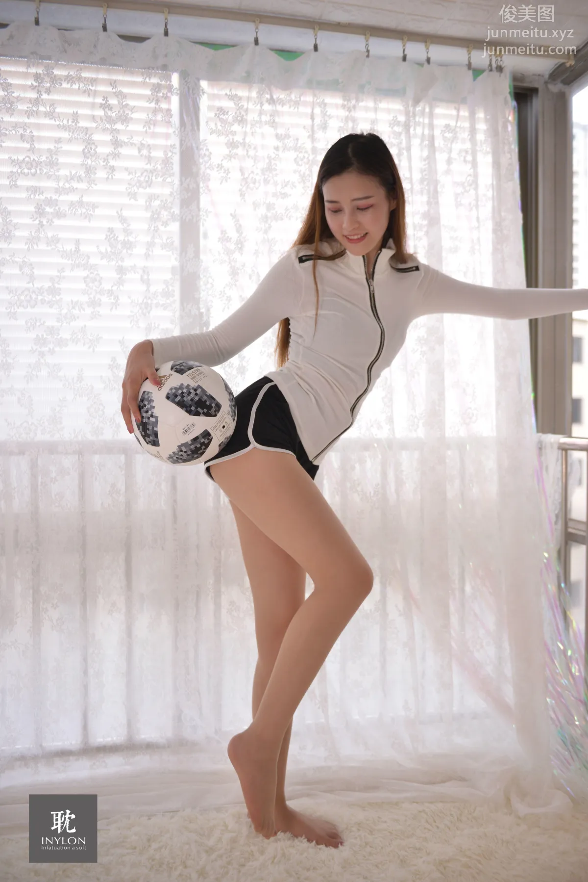 [IESS] Pu Hui Ji 235, Model: Jiu Mei, Happily Playing with a Ball photo 15