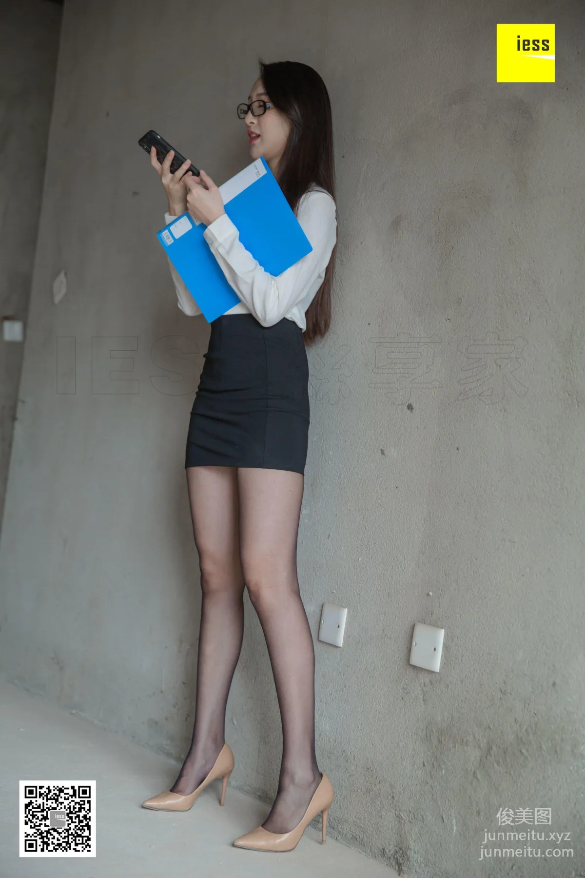 [IESS] 2018.11.27 Devil Wednesday Special Issue 44: Yun Zhi, Jia Jia, The Saleswoman Client in Sheer Stockings photo 4