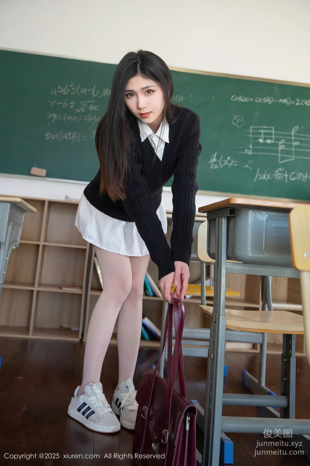 [Xiuren秀人網]2025.03.27 NO.10078 劉婷婷 2