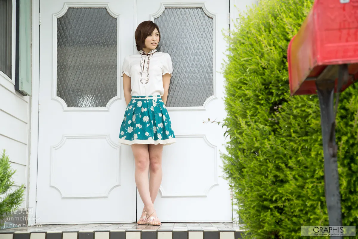 [Graphis] 2014.08 01 初脫ぎ娘！ 夏希みなみ 1