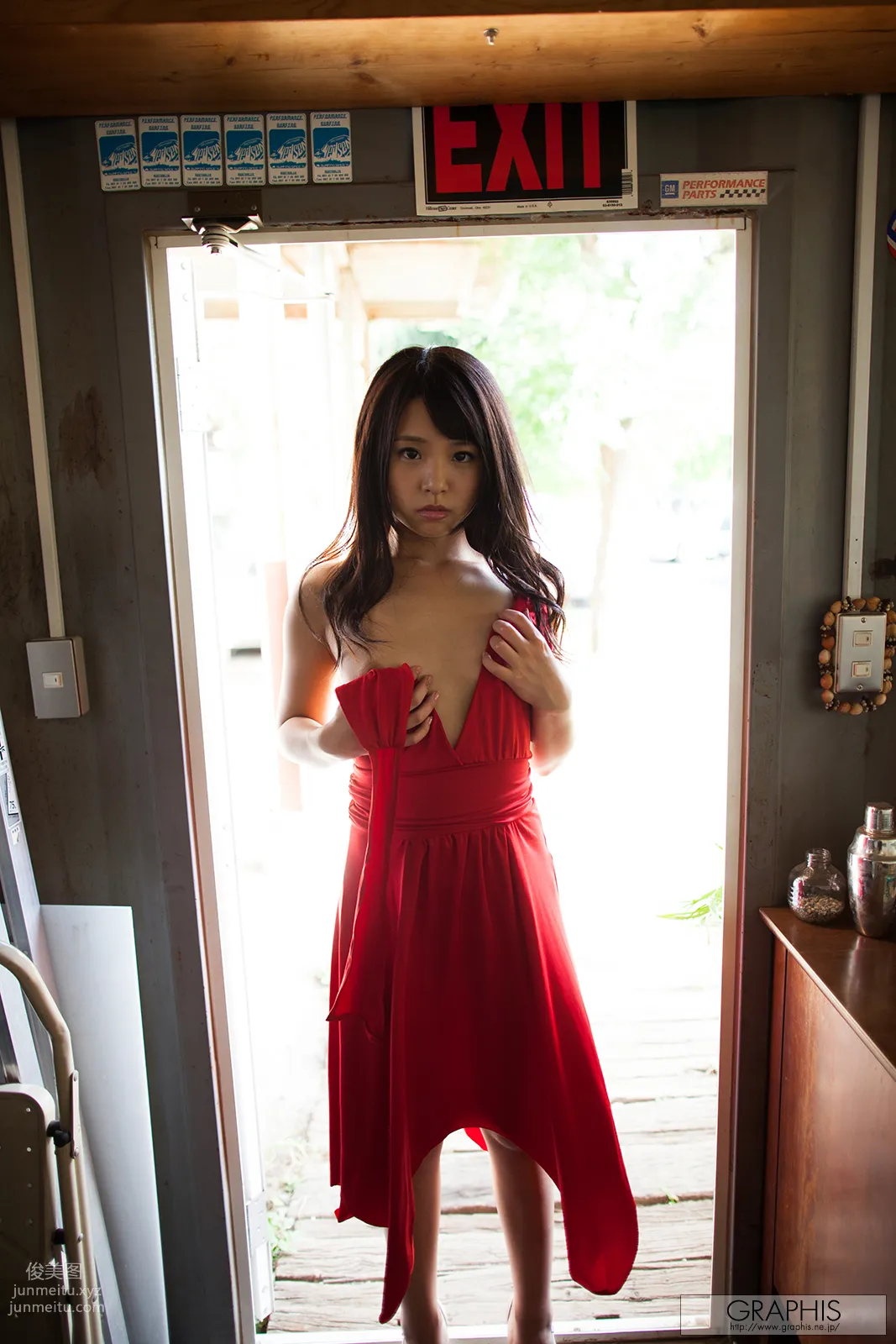 [Graphis] 2014.10 08 初脫ぎ娘！橋本麻耶 97