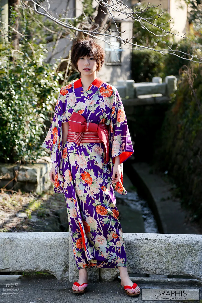 Saryu Usui: Graphis photo 18