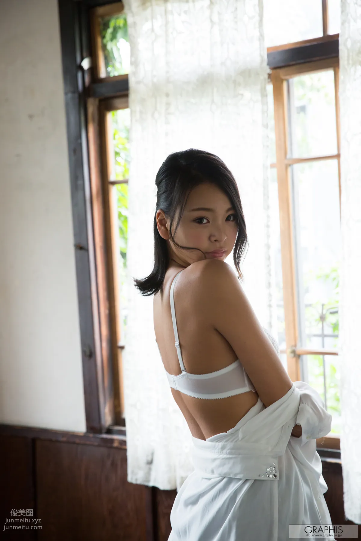 [Graphis] 2015-12-14 初脫ぎ娘 Manaka Minami 南真菜果 76