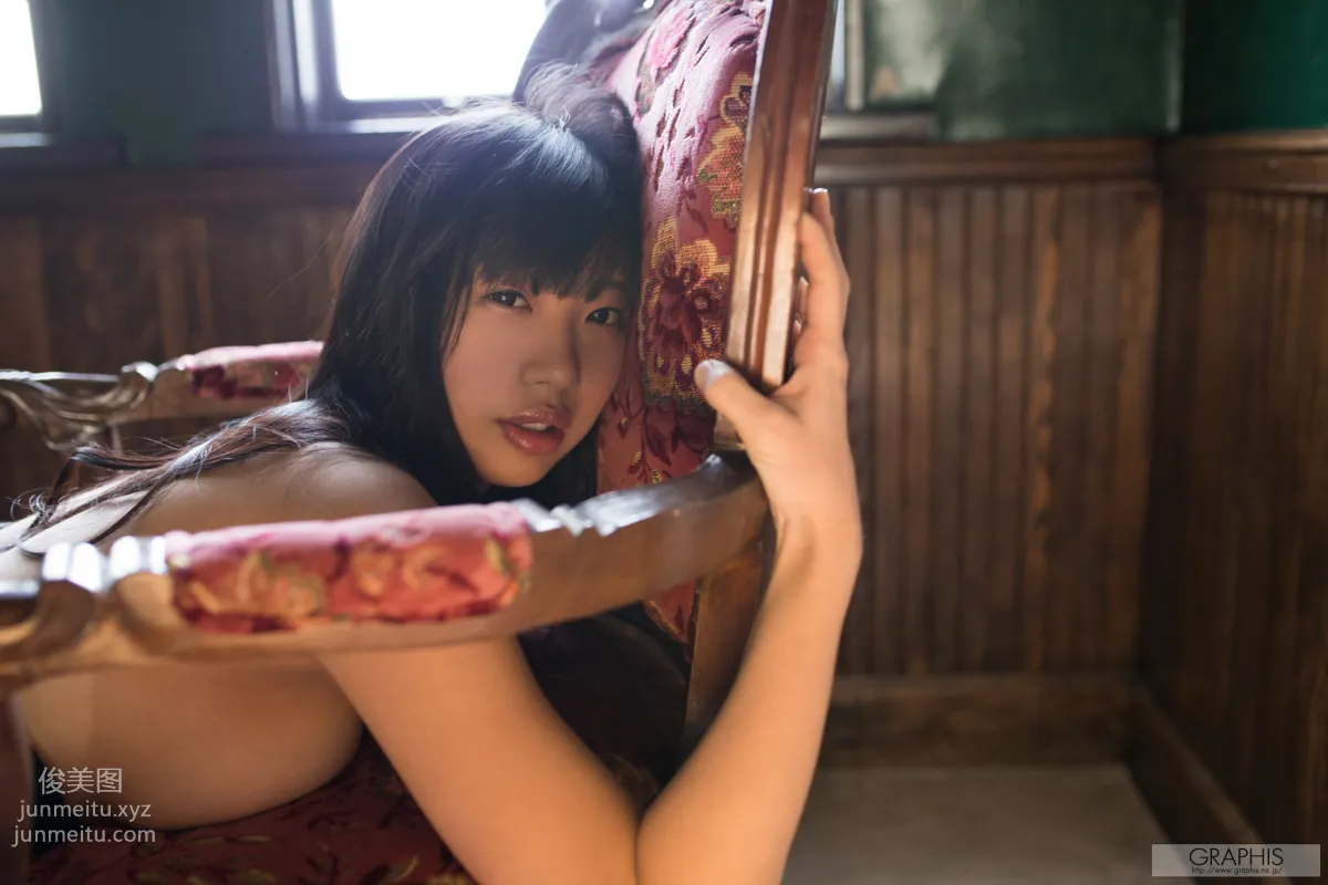 Matsuri Kiritani: Graphis first gravure photo 57