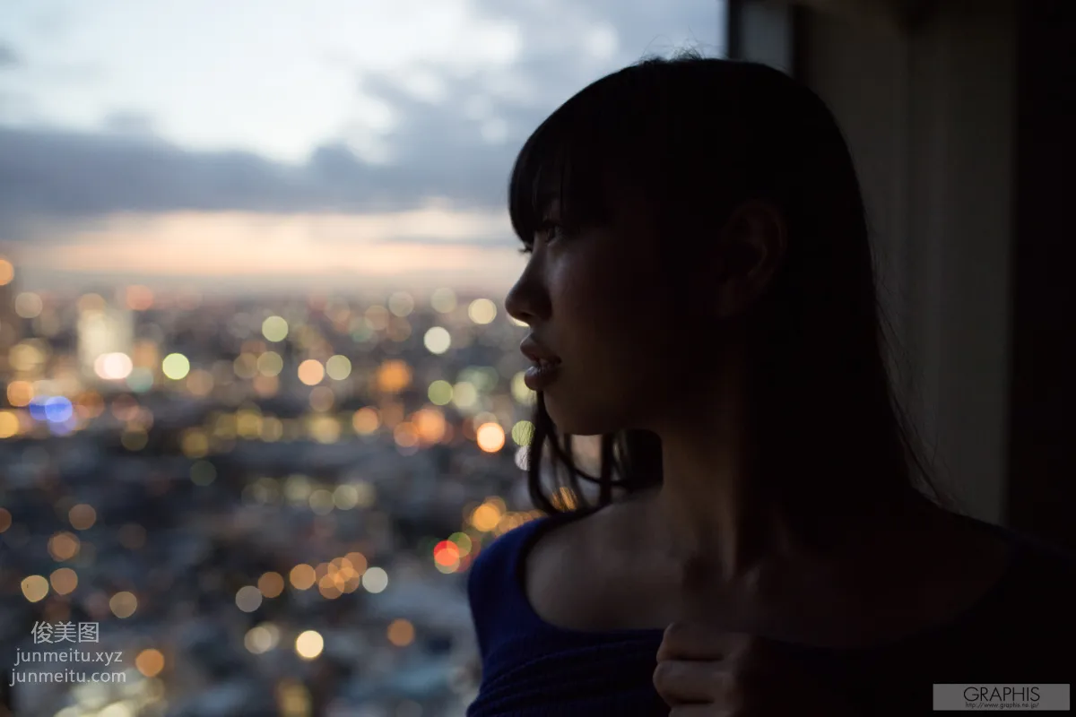Matsuri Kiritani: Graphis first gravure photo 81