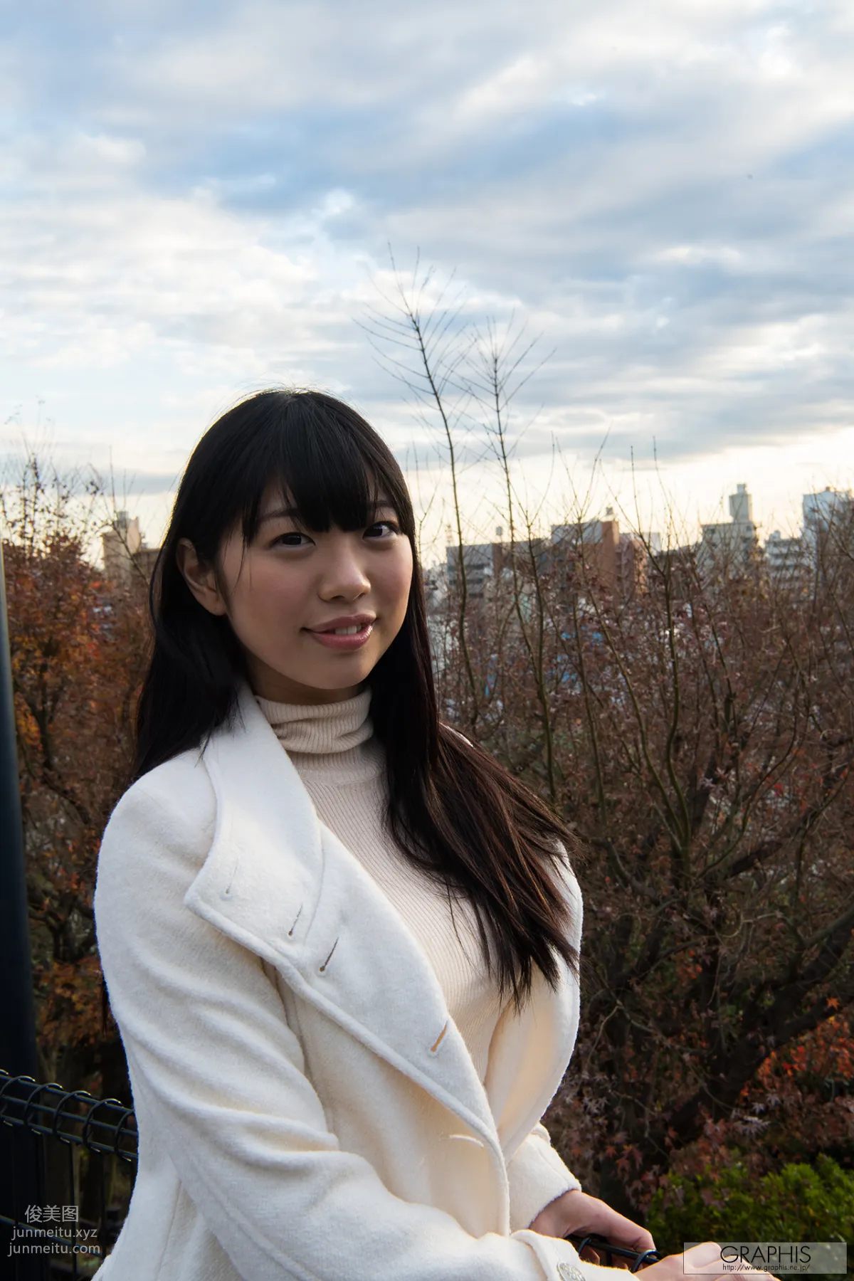 Matsuri Kiritani: Graphis first gravure photo 9