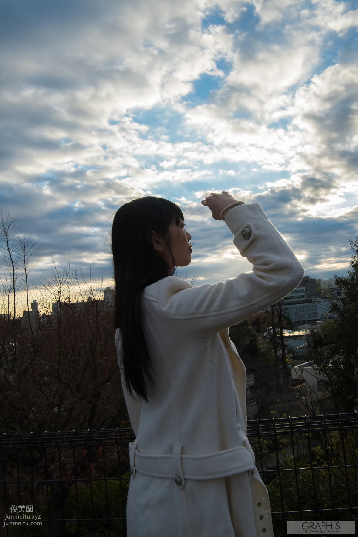 Matsuri Kiritani: Graphis first gravure photo 10