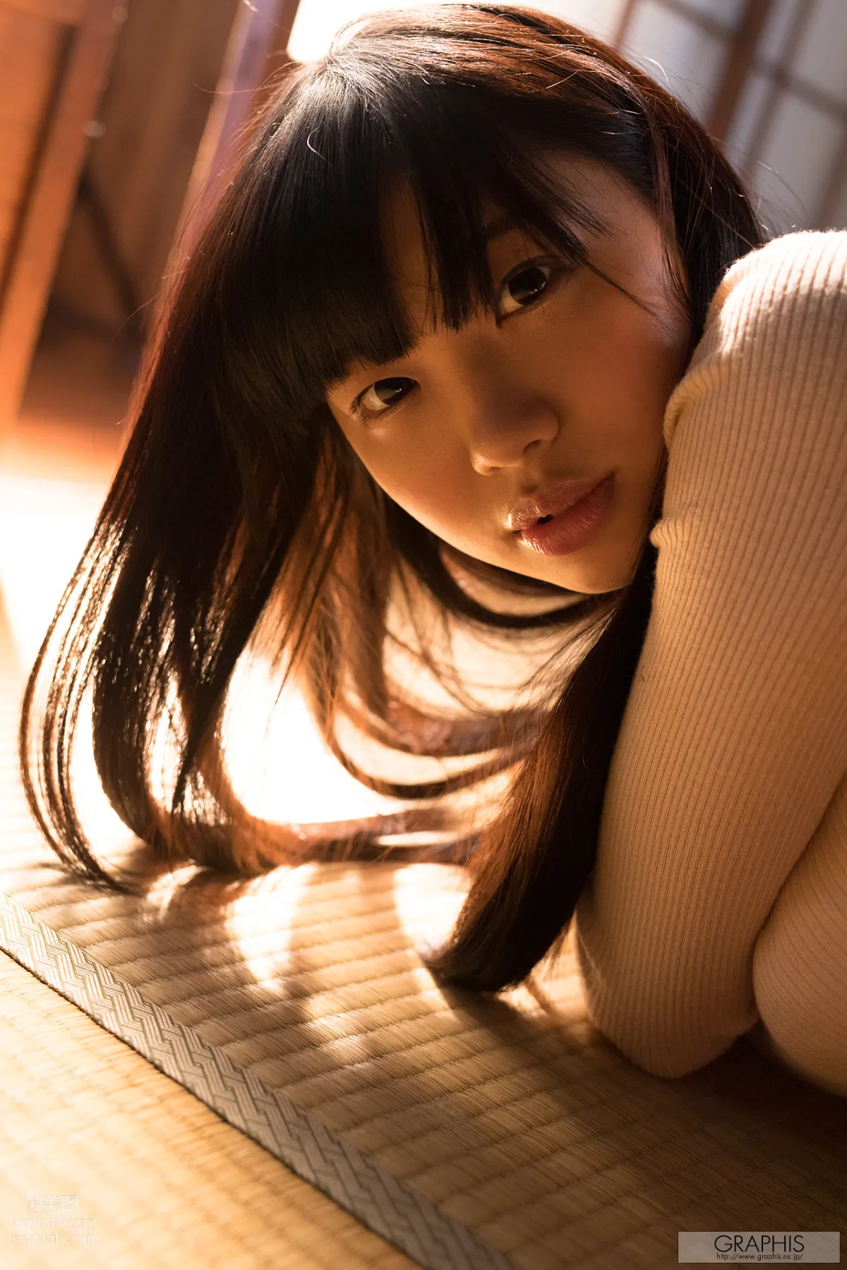 Matsuri Kiritani: Graphis first gravure photo 22