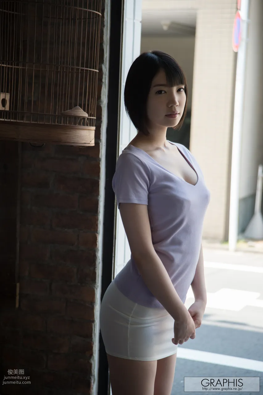 Koharu Suzuki: Graphis photo 1