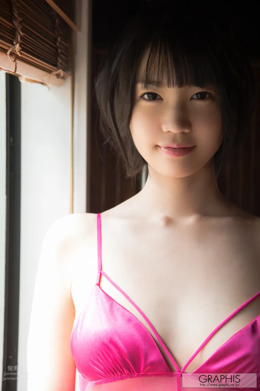 Koharu Suzuki: Graphis photo 2