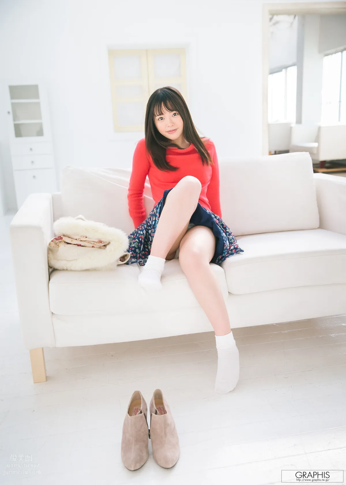 Yuna Ogura: Graphis photo 14