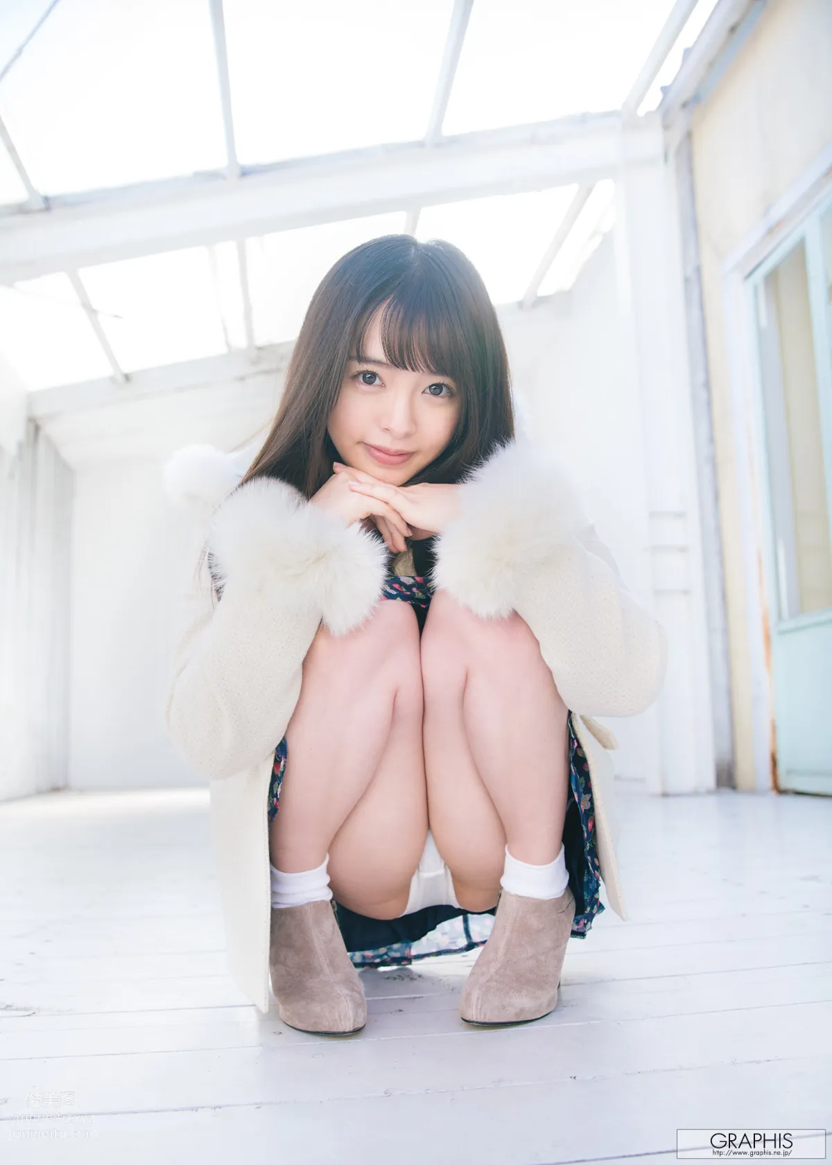 Yuna Ogura: Graphis photo 13
