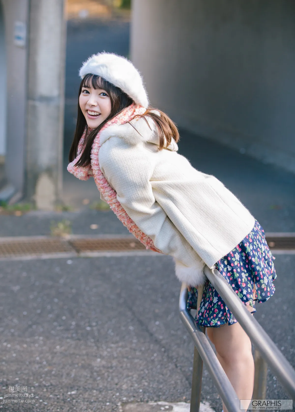 Yuna Ogura: Graphis photo 7