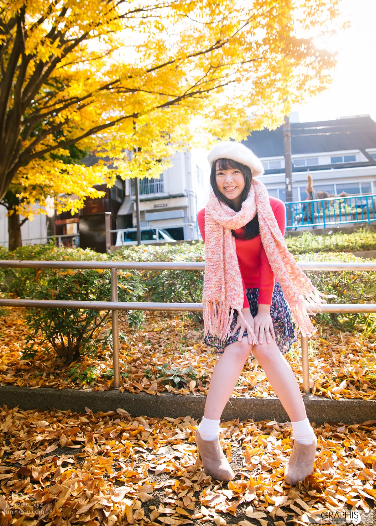 Yuna Ogura: Graphis photo 3