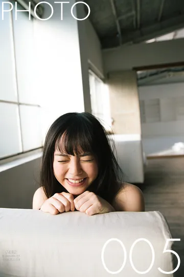 Yuna Ogura: Graphis photo 72