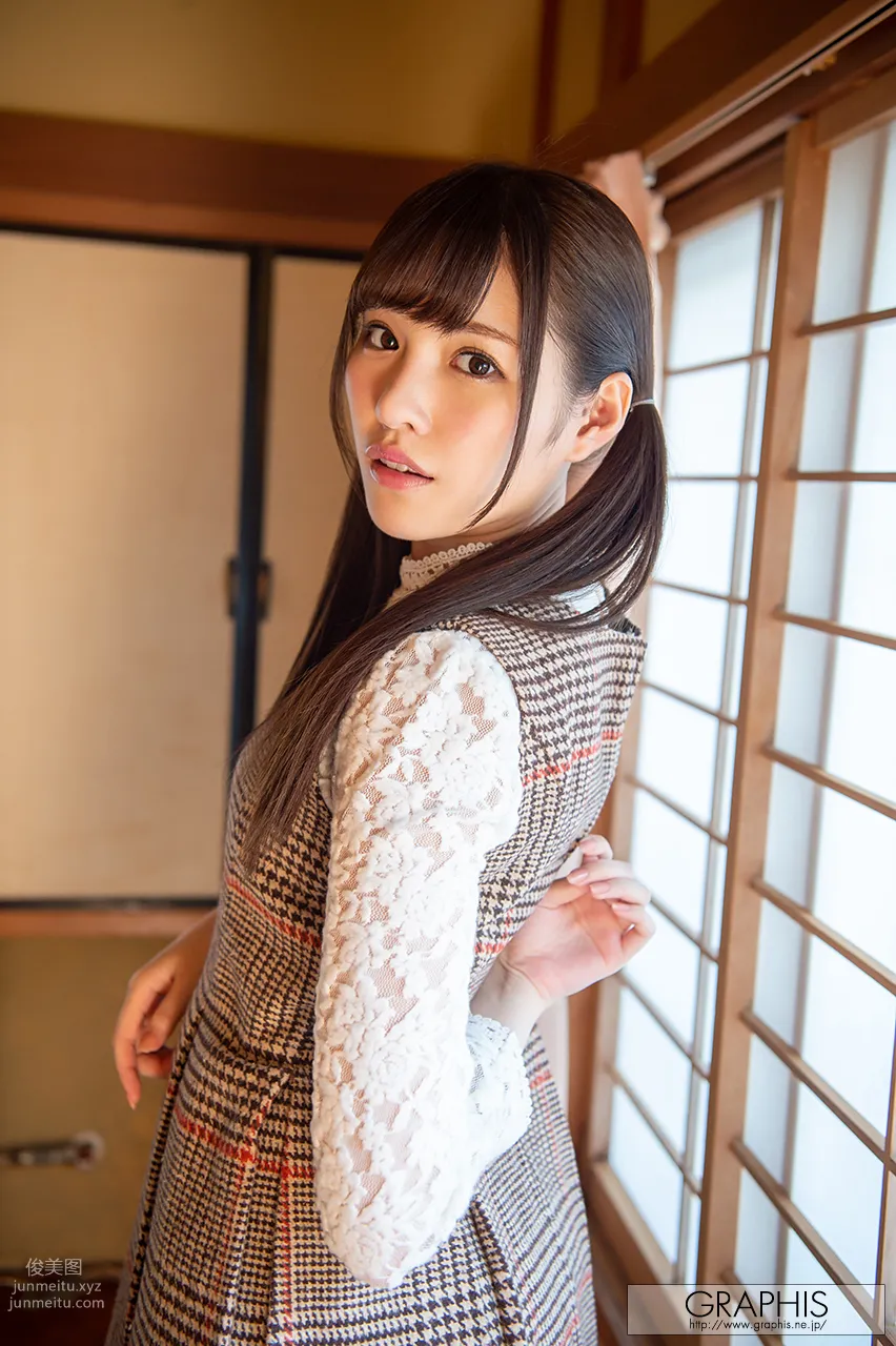 Arina Arata: Graphis photo 18