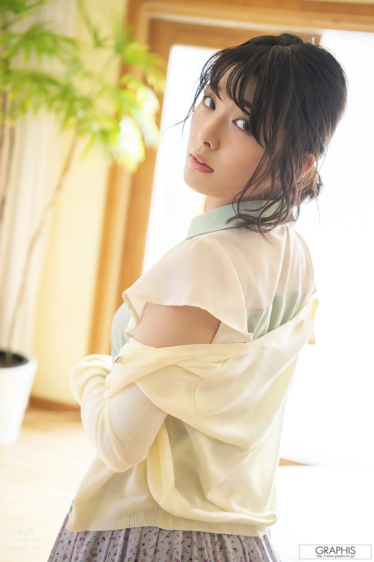 [Graphis] 2019-02-01 First Gravure 初脫ぎ娘Hinata Koizumi 小泉ひなた 10