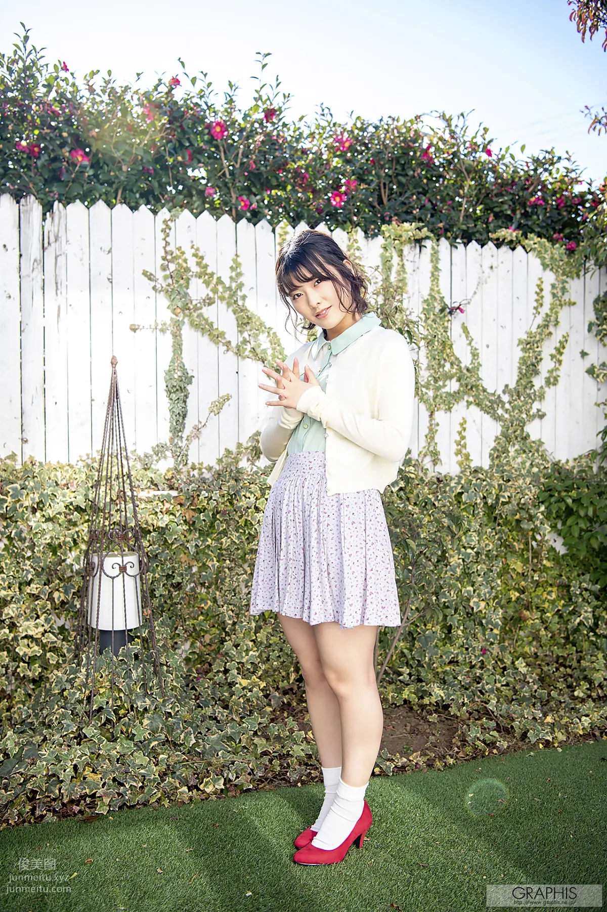 [Graphis] 2019-02-01 First Gravure 初脫ぎ娘Hinata Koizumi 小泉ひなた 1