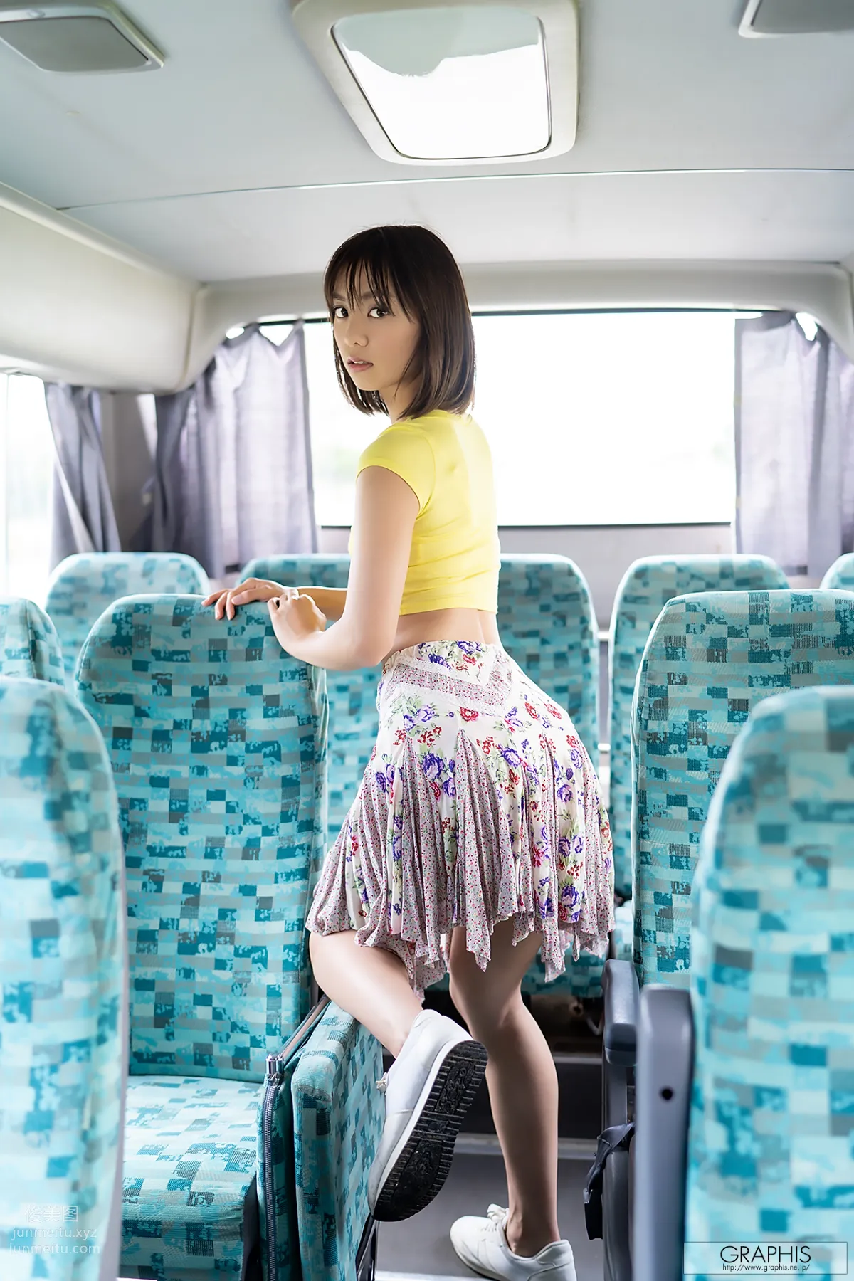 [Graphis] 2019-11-29 もなみ鈴 First Gravure 11
