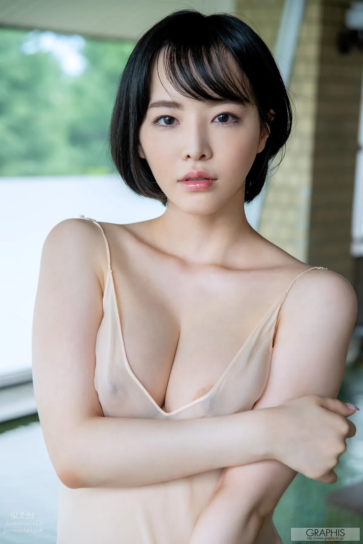 [Graphis] 2020-08-24 Tsubaki Sannomiya 三宮つばき 『 first gravure 』 84