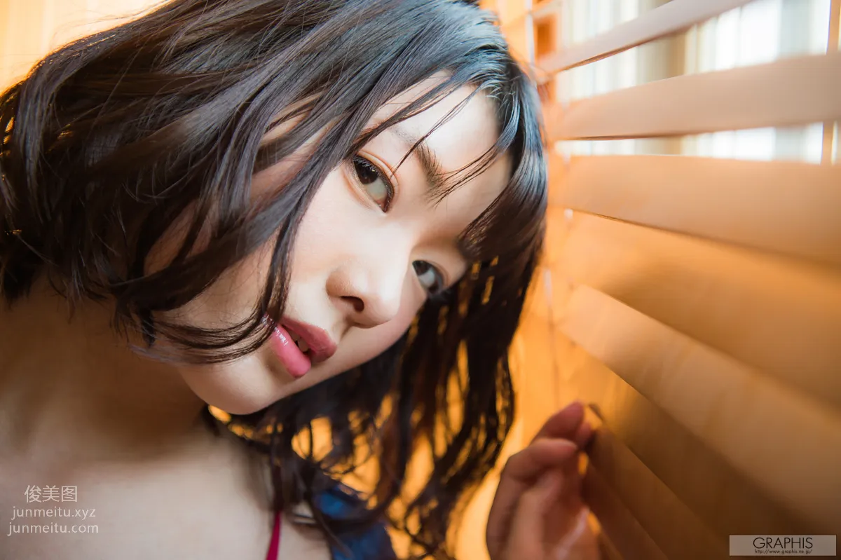 Hinata Koizumi: Graphis photo 9