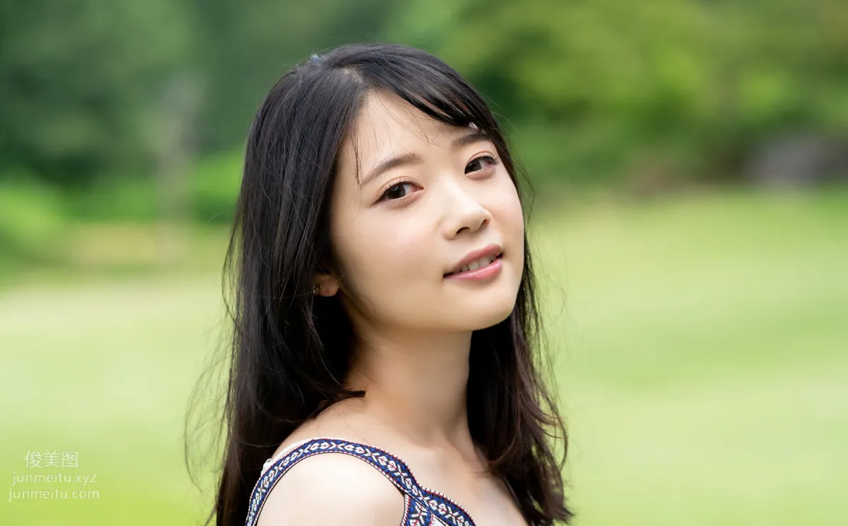 [Graphis] Gals - Ema Futaba 二葉エマ Be natural 3
