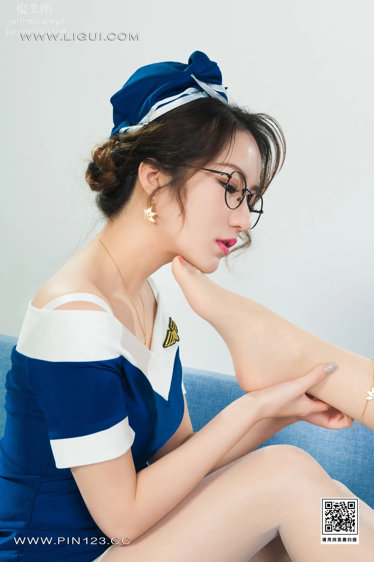 [Ligui] 2022.11.11 Twin Flowers - Silk Desire in the Air Xixi & Xinxin photo 21