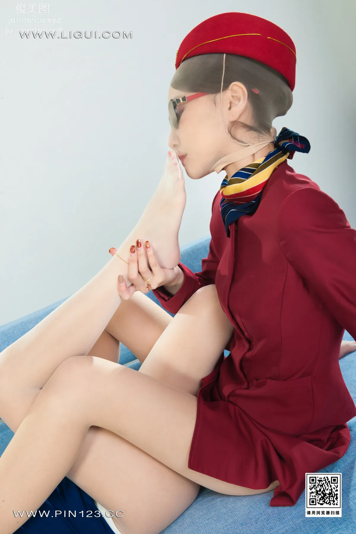 [Ligui] 2022.11.11 Twin Flowers - Silk Desire in the Air Xixi & Xinxin photo 40
