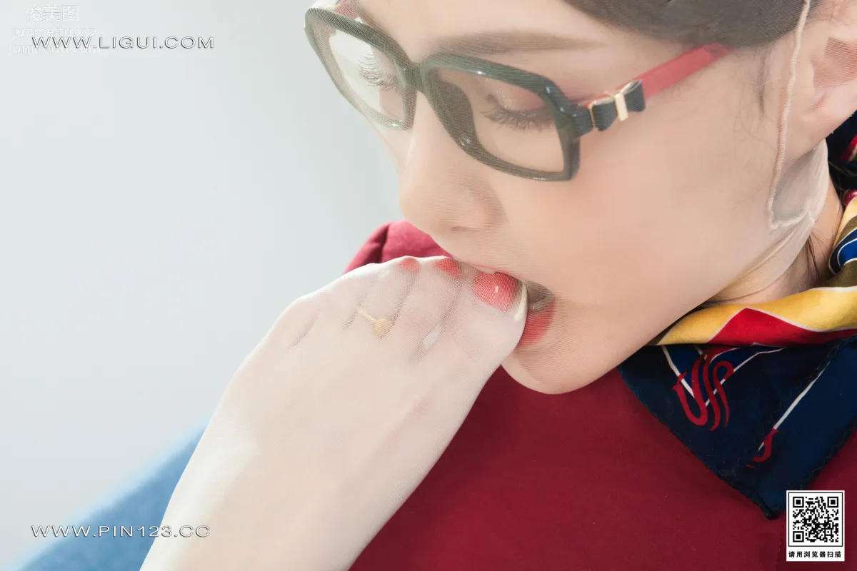 [Ligui] 2022.11.11 Twin Flowers - Silk Desire in the Air Xixi & Xinxin photo 45