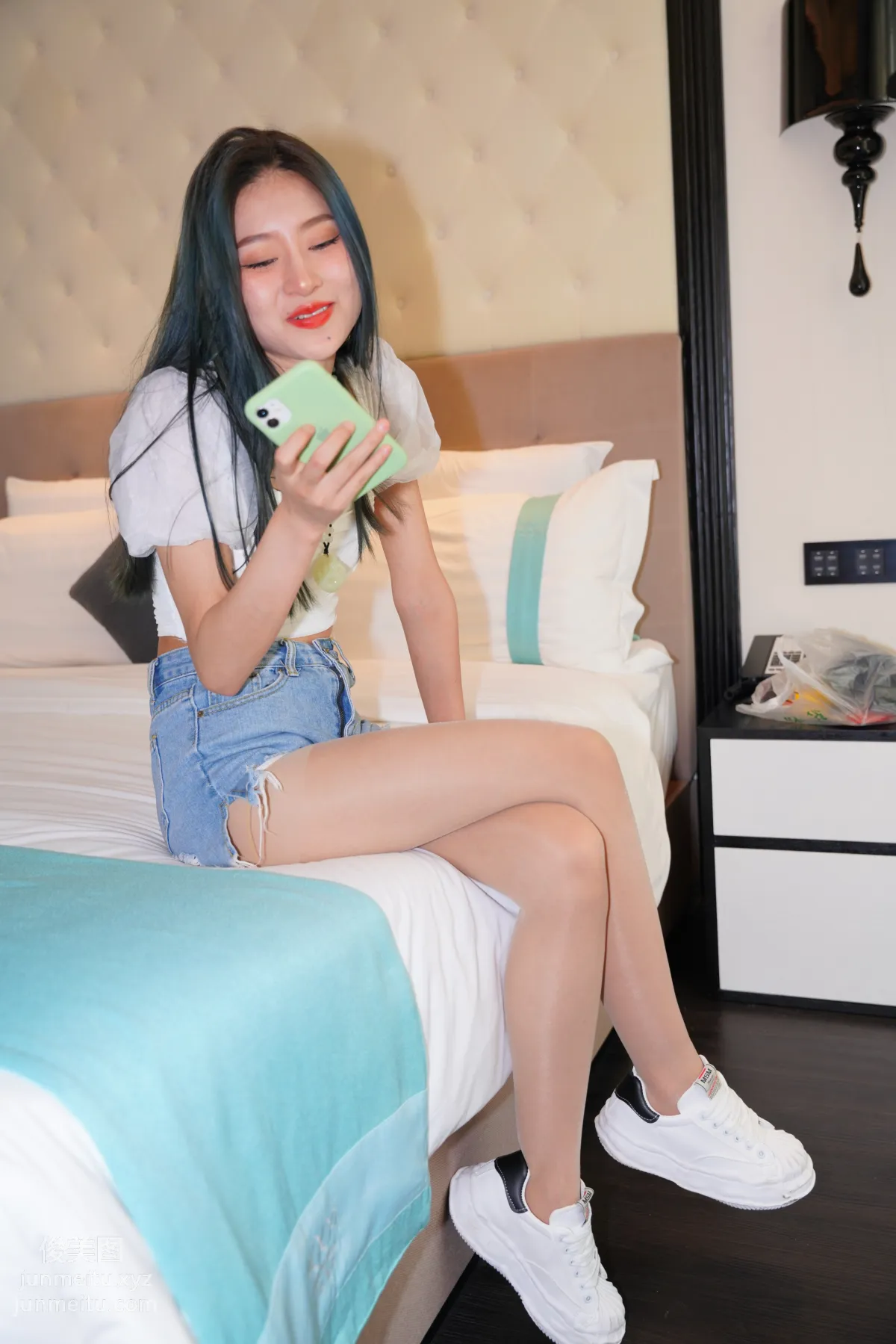 Mojing Street NO.168, Super Top-Grade Nude Stockings Tight Denim Hot Pants [277P] photo 3