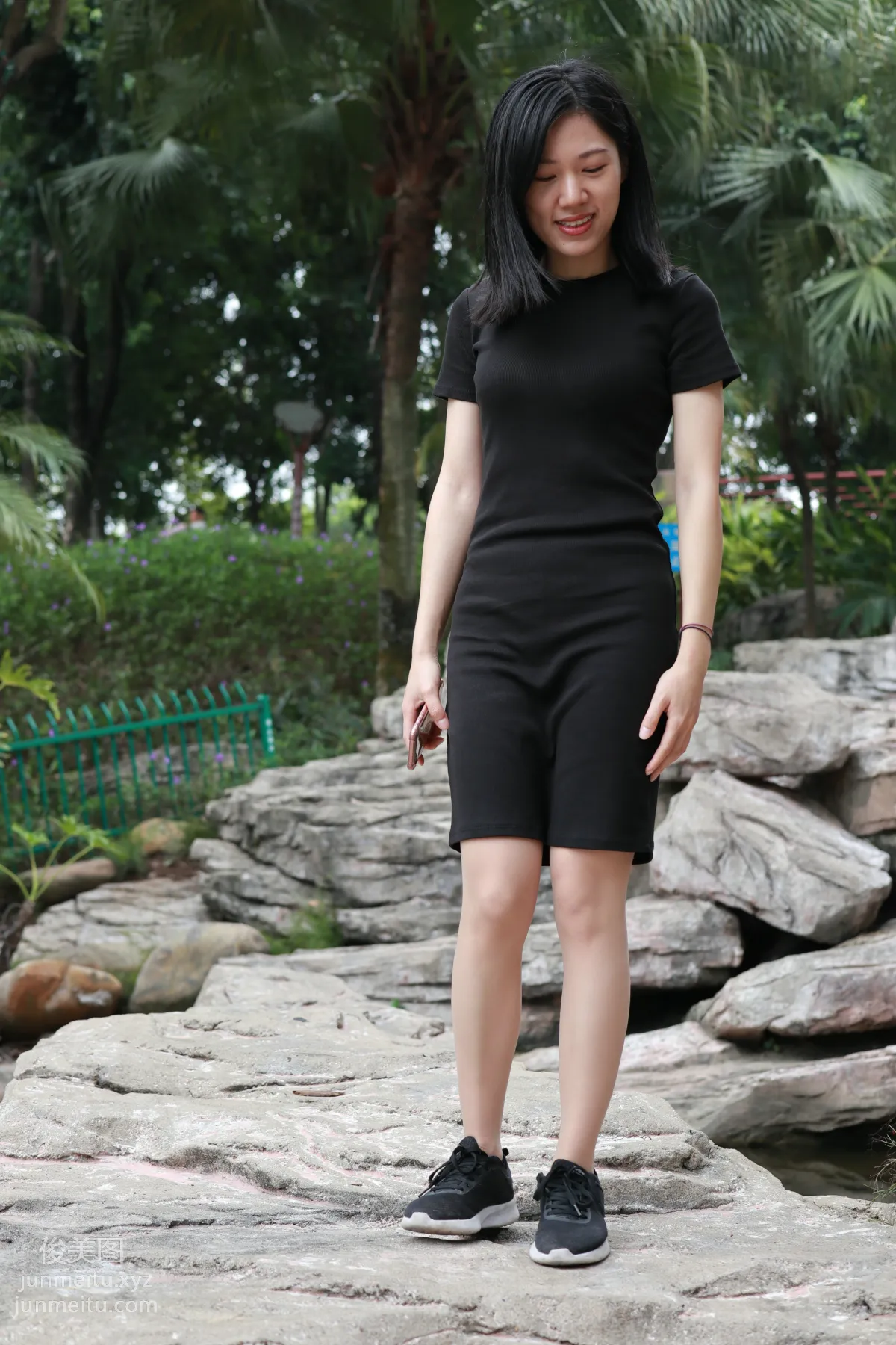 Mojing Street NO.166, High Heels and Sneakers with Stockings Alternating [135P] photo 36