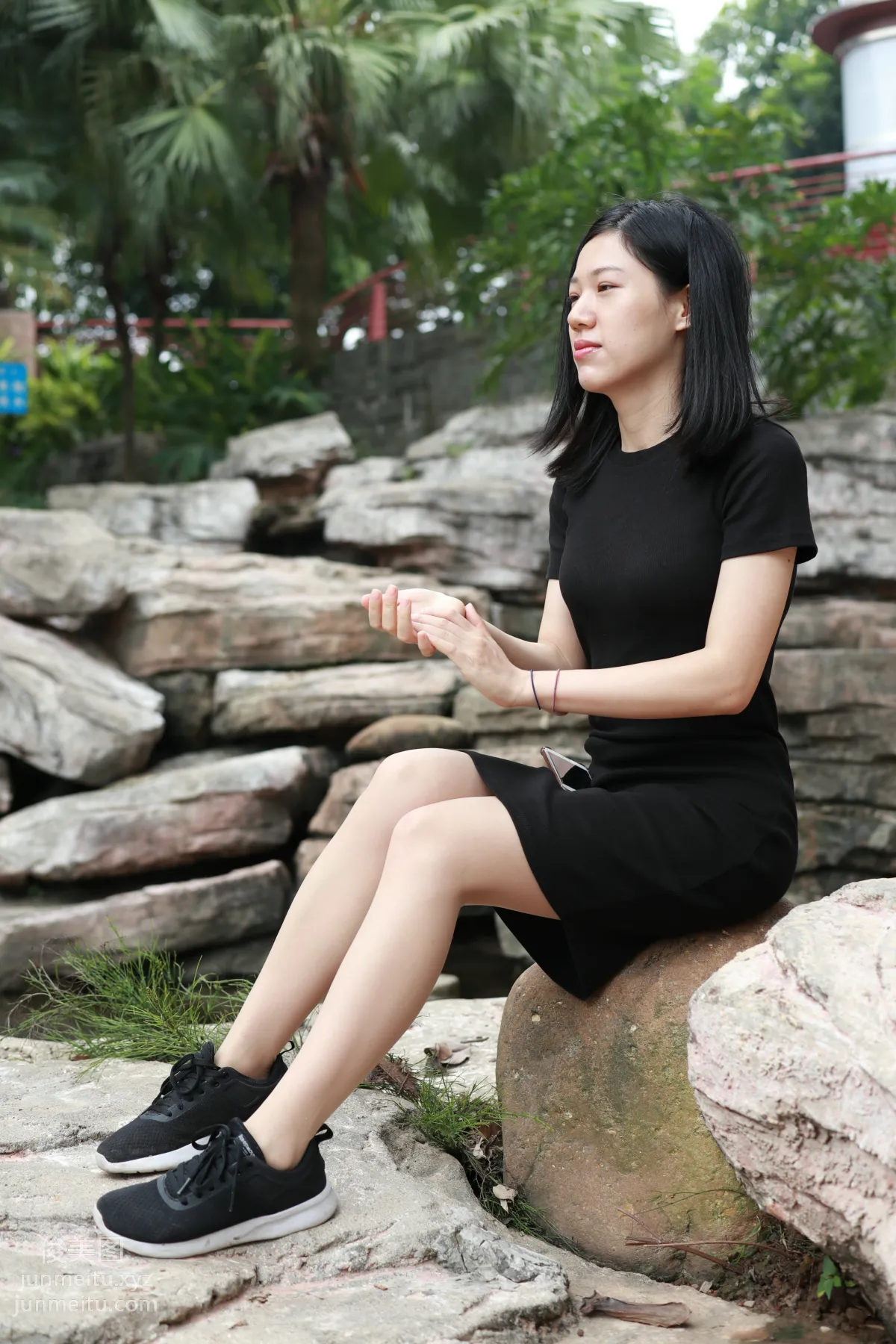 Mojing Street NO.166, High Heels and Sneakers with Stockings Alternating [135P] photo 37